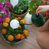 Kula nawadniająca do roślin, biała matowa z ceramiczną nóżką, 400ml