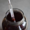 Winomierz z termometrem w plastikowej probówce