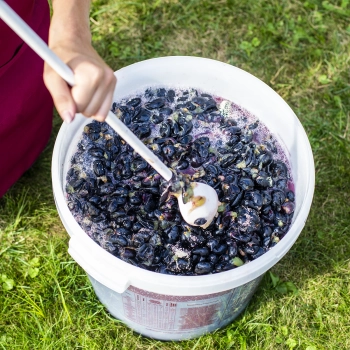 Łyżka plastikowa biała 70cm