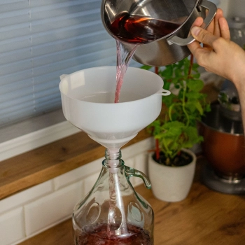 Lejek plastikowy fi20cm