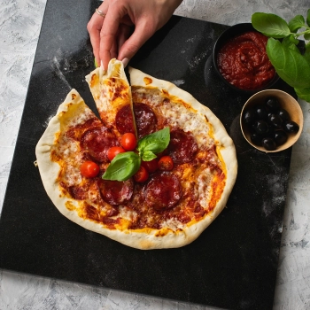 Kamień do pizzy granitowy prostokątny 37 x 35 cm