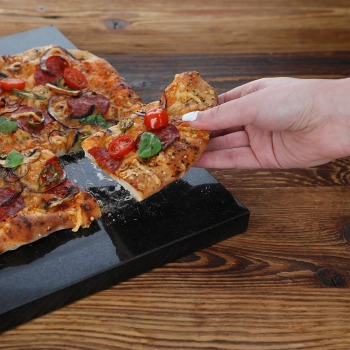 Kamień do pizzy granitowy prostokątny 37 x 35 cm